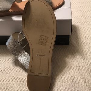 Dolce Vita Shoes - Like New Dolce Vita silver leather sandals size 9 Dolce Vita Shoes - Like New Dolce Vita silver leather sandals size 9